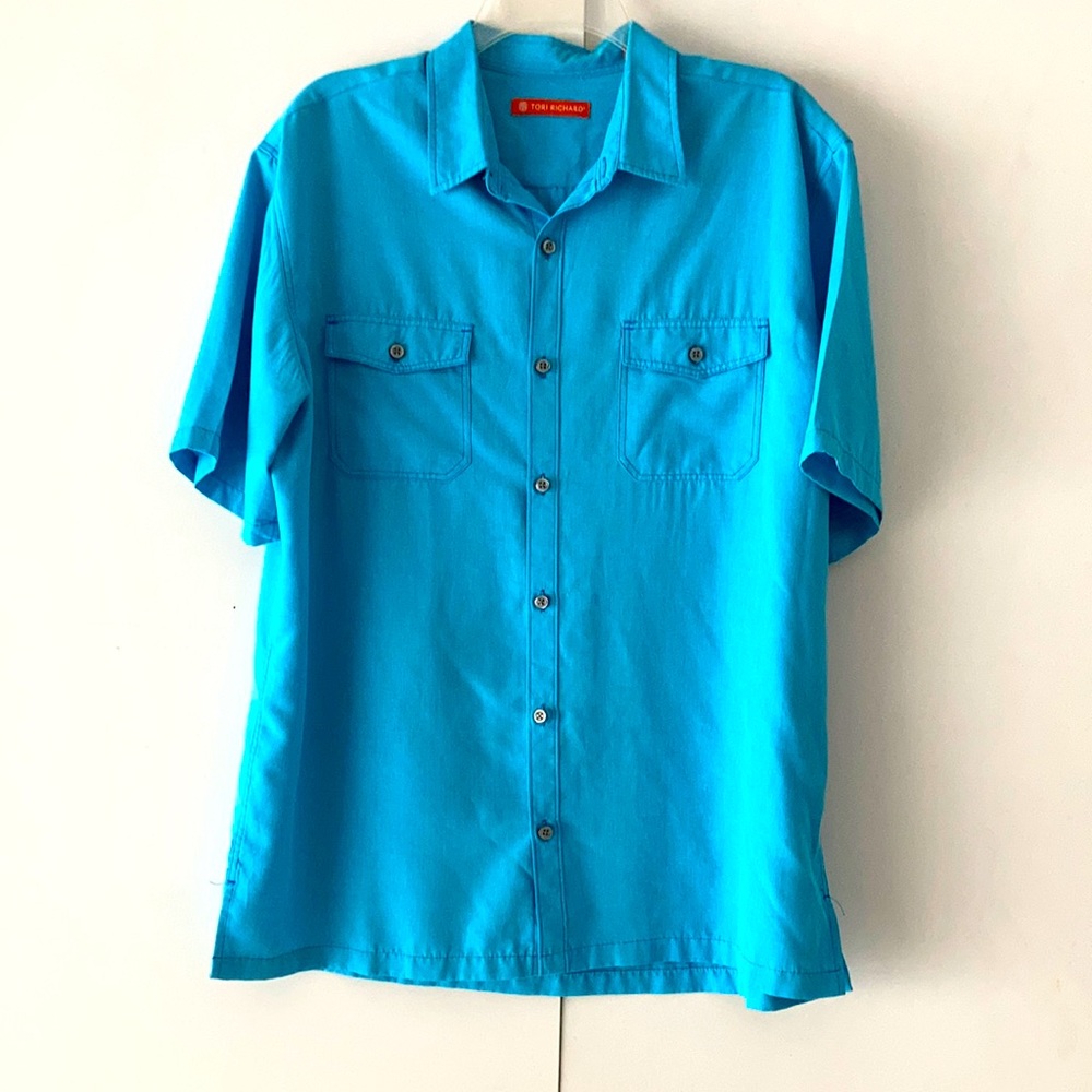 Tori Richard short sleeve button front shirt.